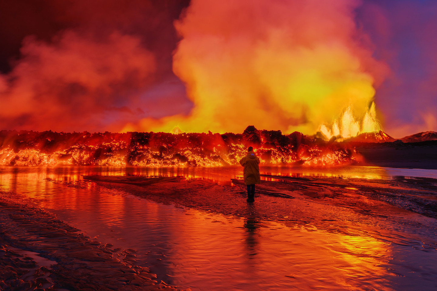 Iceland%20volcano%20lava%20flow%2002